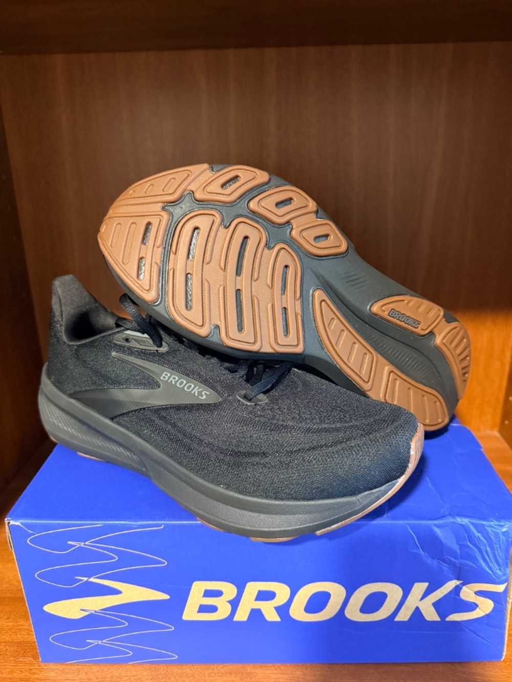 Women’s Brooks Revel 9 - Picture 3 of 4